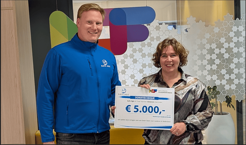 Safe Age doneert €5.000 aan het Nationaal Ouderenfonds: samen sterk tegen eenzaamheid